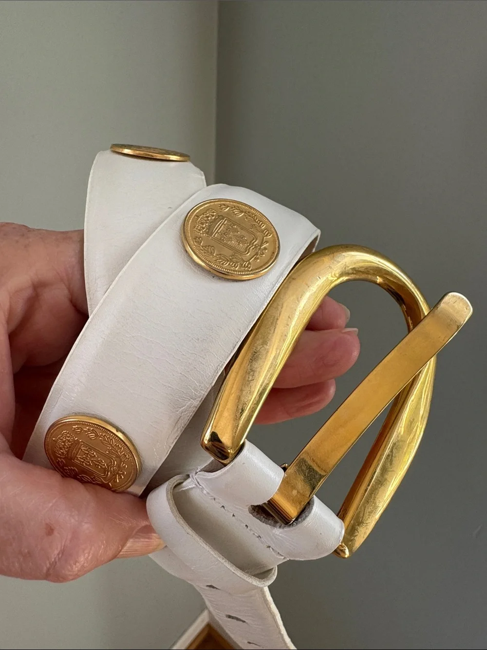 Emily Daniell white leather gold toned coin vintage belt 29-34 waist